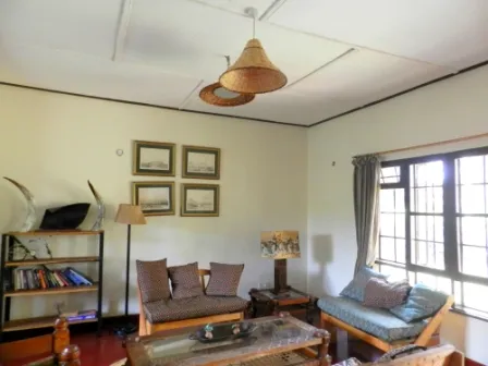 Mountain-House-lounge