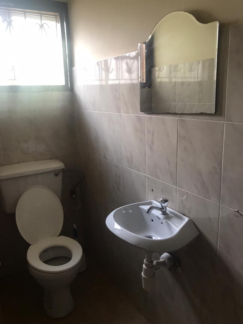 PEA-toilet